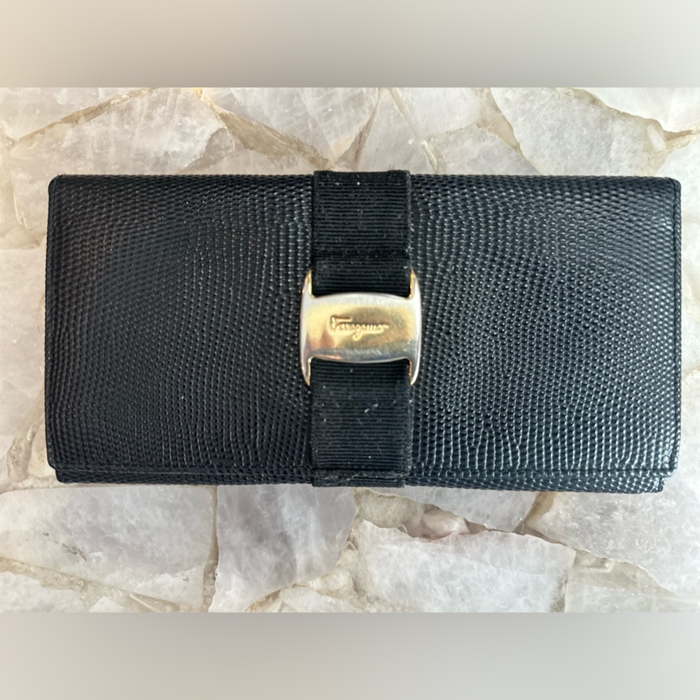 Salvatore Ferragamo Lizard Embossed Vara Bow Tote + Matching Wallet | 2 Pieces - Picture 9 of 16